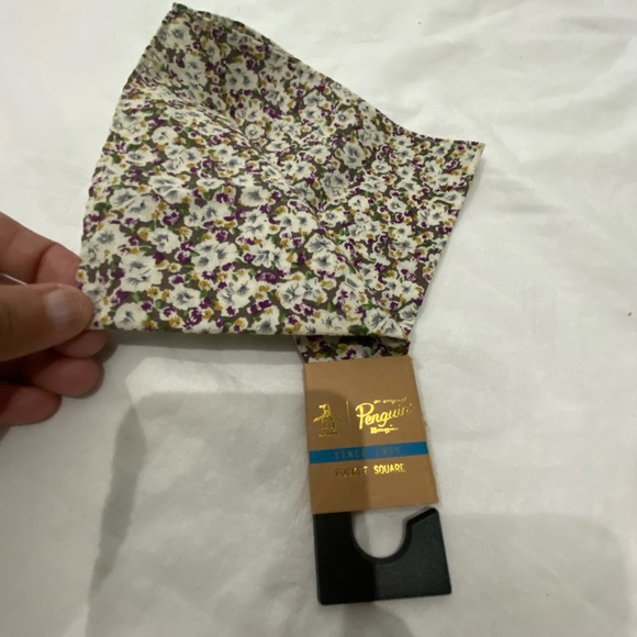 Pocket square - Picture 3 of 3